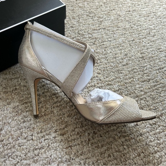 NEW NINA Women's Celosia Dress Sandal Taupe Reflective SZ 10 - Picture 7 of 16